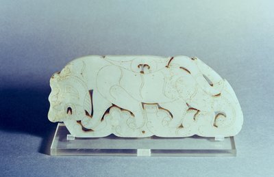 虎の形のプラーク、ハン王朝（206-220）（ヒスイ） 作： Chinese School