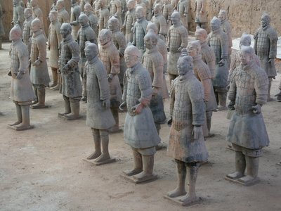 西安博物館、始皇帝の墓からのテラコッタ戦士 作： Chinese School