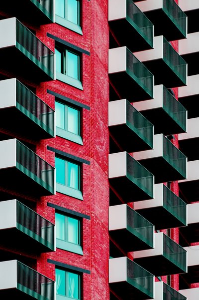 活気あふれるモダンな建築 作： Chris Hamilton