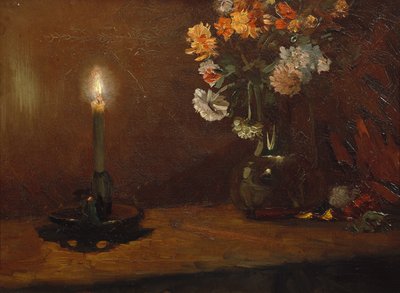 キャンドルと花瓶の花のアレンジメント 作： Christian Eriksen Skredsvig