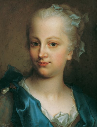 青いドレスの女の子 作： Christian Seybold