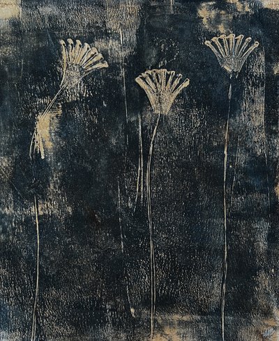 ティール色の花 作： Christina Misuro