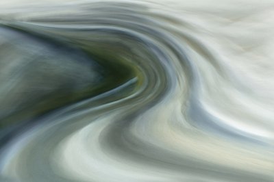 穏やかな液体の渦 作： 