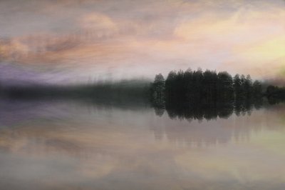 霧の湖の地平線 作： Christina Sillen