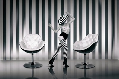 シックなヌードカラーのストライプ 作： Christine von Diepenbroek