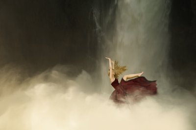 幻想的なダンスの動き 作： Christine von Diepenbroek
