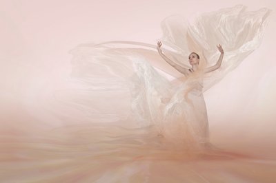 エーテリアル・ダンサーのフロー 作： Christine von Diepenbroek