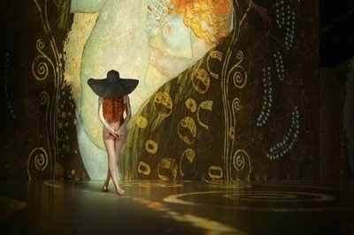 謎の女性 ゴールデン・アート 作： Christine von Diepenbroek