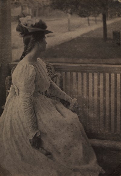 ポーチジュリアホールマッキューンでc。 1897 作： Clarence H. White
