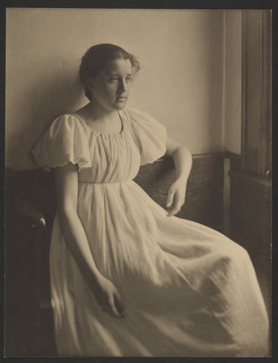 白いドレス 作： Clarence H. White