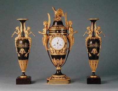 エンパイア・ベース・クロックと一対のペンダント・ベース 1810年頃（パティーヌ加工されたブロンズとオルモルー） 作： Claude (attr. to) Galle