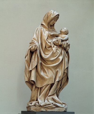 葡萄を抱く聖母像 クラウス・デ・ヴェルヴェ（1380-1439）の作とされる、クラウス・スルター派の作品。15世紀オーソンヌ（コート・ドール）の教会。 作： Claus (after) Sluter
