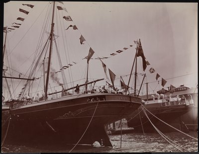 ドック入りしたS.S.「Umbria」、1897年頃（モノクロ写真 作： Company Byron