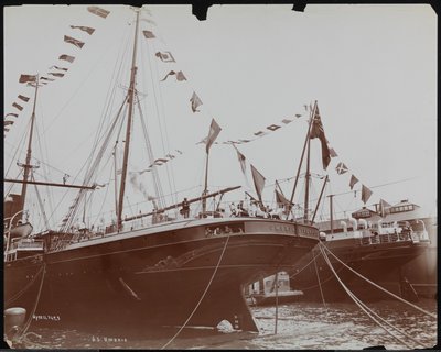 ドック入りしたS.S.「Umbria」、1897年頃（モノクロ写真 作： Company Byron