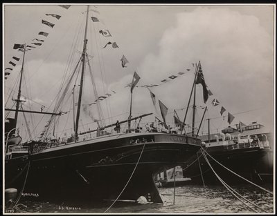 ドック入りしたS.S.「Umbria」、1897年頃（モノクロ写真 作： Company Byron