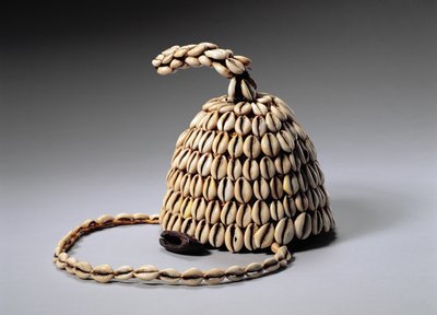 帽子（殻と骨）（181647も参照） 作： Congolese