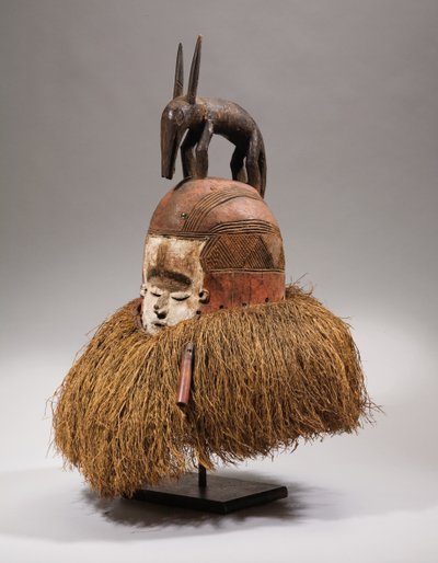 Suku ヘルメットマスク（動物性・植物性繊維、木材、ラフィア 作： Congolese Congolese