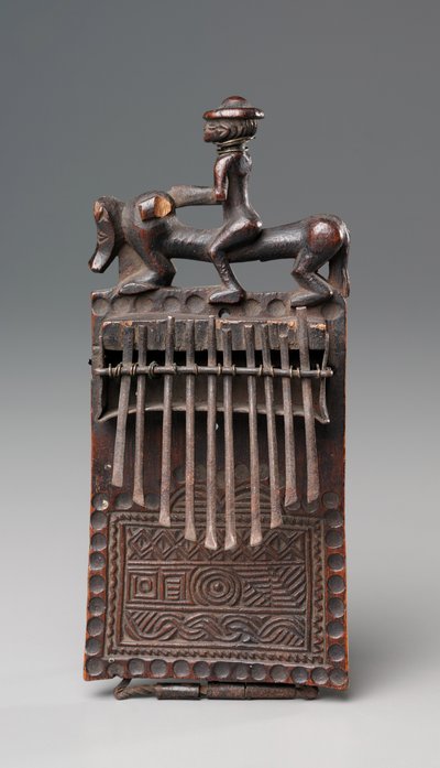 サムピアノ、1800年代後半（木と鉄） 作： Congolese School