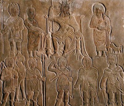エジプトの遊牧民から敬意を表する神聖ローマ皇帝を描いたレリーフ 作： Coptic