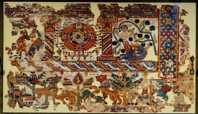 コプト美術：十字架の凱旋を飾る。縮尺：1,20 x 2,10m。パリ、ルーヴル美術館（Musee Du Louvre 作： Coptic Coptic