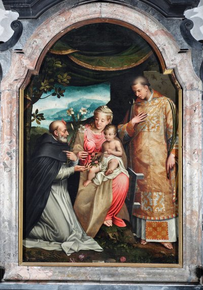 Saint Vincent Ferrier (1350-1419) と Saint Vincent of Zaragoza (4 世紀) の間の聖母子 (Vincent of Zaragoza と Vincent Ferrer と一緒にいる聖母) 作： Coriolano Malagavazzo