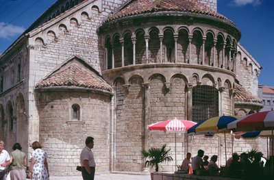 1175年に建てられたスヴェティクルセヴァン教会 作： Croatian School