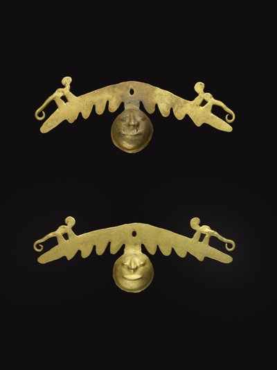 耳飾りのペア、西暦600〜 1600年（ゴールド） 作： Culture Nariño