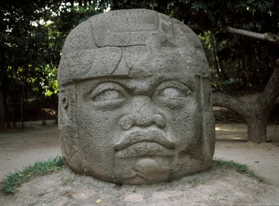 コロッサルヘッド 作： Culture Olmec