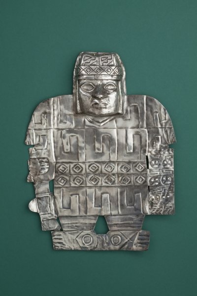 戦士、西暦650〜900年（銀を槌で打ち、切り、追いかけた） 作： Culture Wari