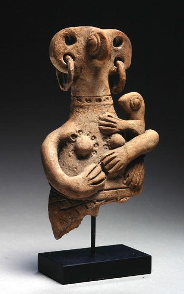 子供を抱いた人物像 青銅器時代後期・紀元前1300年頃（テラコッタ） 作： Cypriot Cypriot