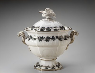 スープテリーヌ、c。 1853年（鉛釉陶器） 作： Dale Hall Pottery T. J. and J. Mayer