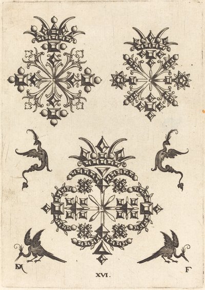 左、右、下に幻想的な鳥が描かれた3つのブローチ 作： Daniel Mignot