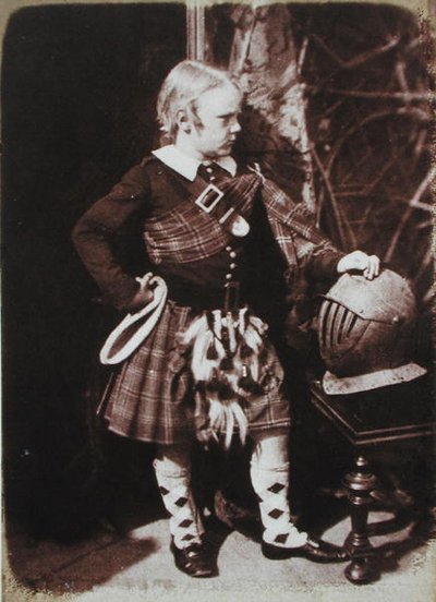 Young Scot Lad in Kilt（カロタイプのネガからソルトペーパープリント） 作： David Octavius and Adamson Robert Hill