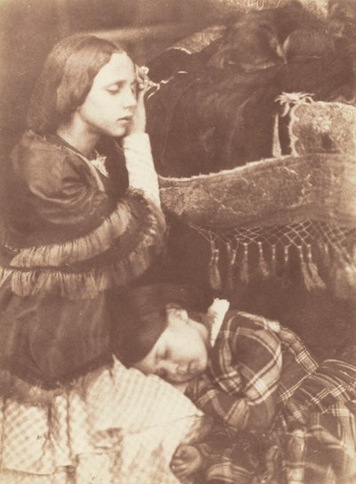 スリー・スリーパーズ: ソフィア・フィンレイ、ハリエット・ファーニー、ブラウニー 作： David Octavius Hill and Robert Adamson