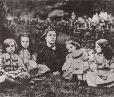 ルイス・キャロルとマクドナルド家の子供たち（モノクロ写真） 作： David Scott Lieutenant-Colonel (after) Dodgson