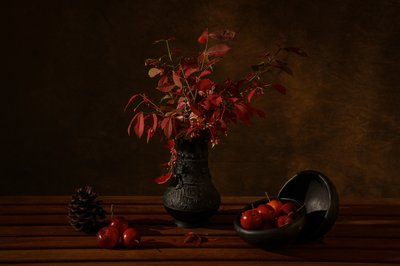 暗い秋の静物画 作： 