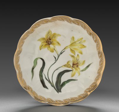 デザート サービスのボウル: 小さめの黄色いユリ、c. 1800年。 作： Derby
