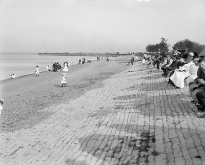 ドイツの建物の前、ジャクソンパーク、シカゴ、1900年頃 作： Detroit Publishing Co.