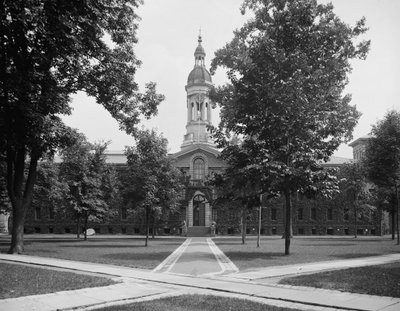 ナッソーホール、プリンストン大学、ニュージャージー州、1903年頃 作： Detroit Publishing Co.