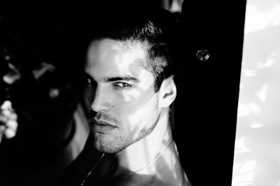 男性、2011年（写真） 作： ダイアナ・ゴメス