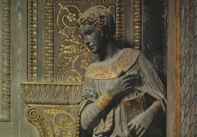 Cavalcanti受胎告知：Donatello 1386-1466 c.1435金色の石灰岩による聖母の詳細 作： Donatello