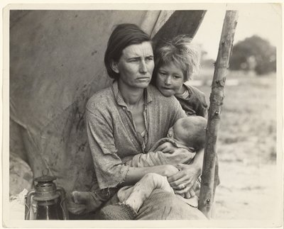 カリフォルニア州、貧困にあえぐエンドウ豆拾い 作： Dorothea Lange
