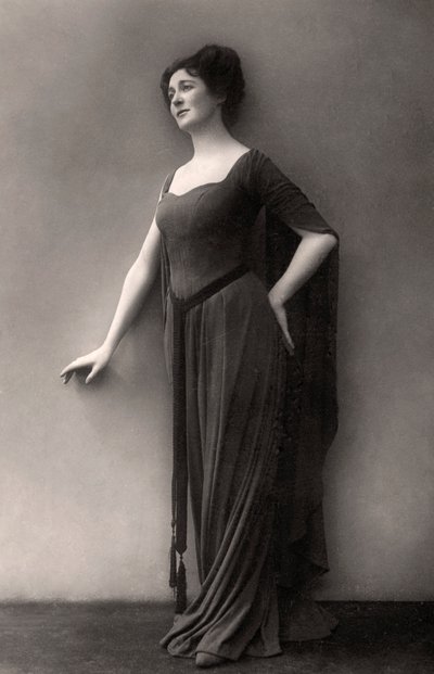 ミリアム・クレメンツ、イギリスの俳優、パフォーマー、1910年。 作： Dover Street Photo Studio