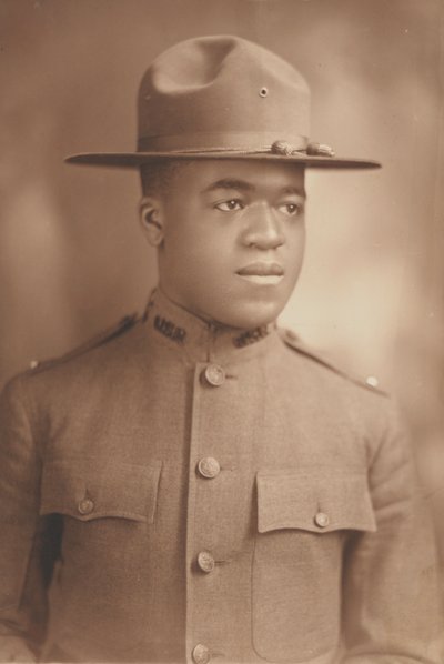 チャールズ J. ブラックウッド中尉の肖像写真、1914～1918 年。 作： Duce and McClymonds