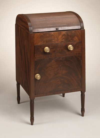 タンブールドレッシングテーブル、1795-1810（マホガニーとチューリップポプラ） 作： Duncan Phyfe