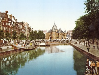 ニューマーケットアンドブルス、アムステルダム、オランダpub.c. 1900 作： Dutch Photographer