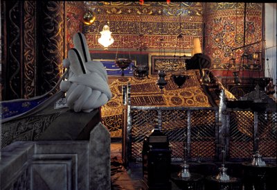 メヴラーナ（セラレッディン・ルミ）の霊廟の様子 作： Dynasty Seljuq