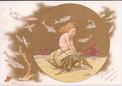 魚の群れに囲まれた水域に乗っている貝殻のヤドカリのビクトリア朝のクリスマスカード、Gertrude Thompson作、1895年頃（カラーリソ） 作： E. Gertrude Thompson
