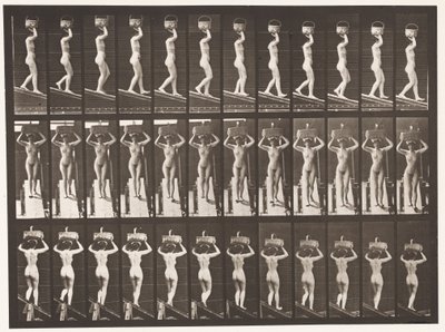 プレート124。降順傾斜、頭の上に20ポンドのバスケット、挙手、1872〜1885 作： Eadweard Muybridge