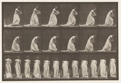 プレート199.Courtseying、右手にファン、1885 作： Eadweard Muybridge